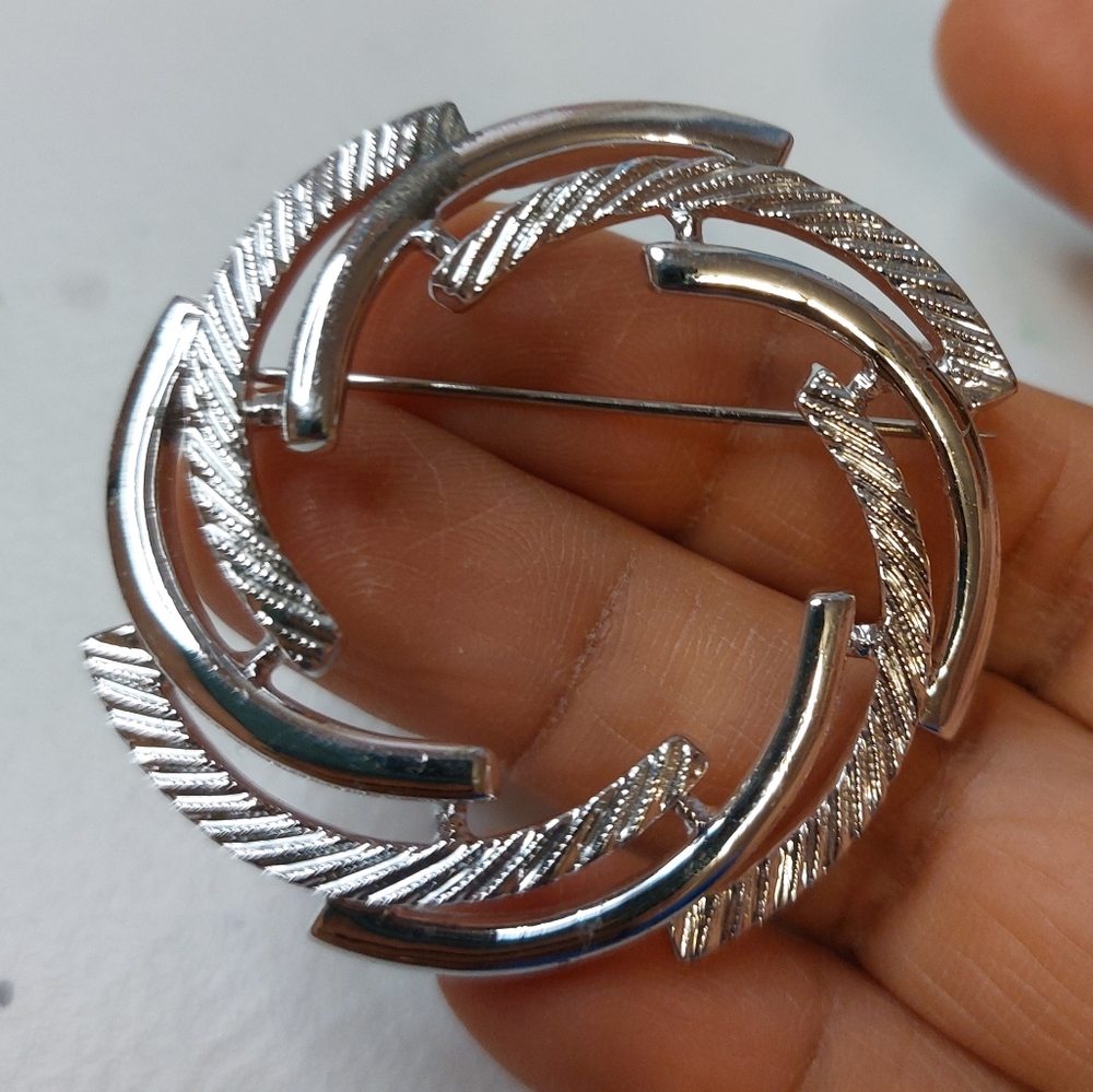 Vintage Sarah Coventry Multi Texture Silver Tone Swirly Pin Brooch